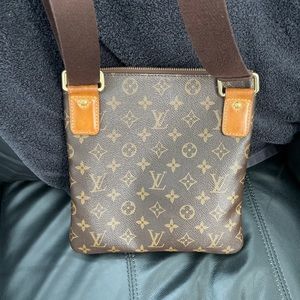 Louie Vuitton crossbody